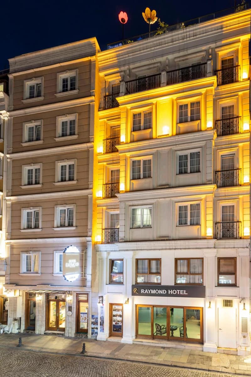 Raymond Hotel Old City — building