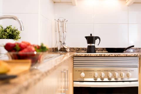 Valenciaflats Ciudad de las Ciencias — kitchen