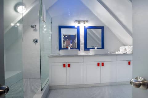 Ibis Bay Resort — bathroom