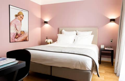 Hôtel Mathis Elysées — hotel room