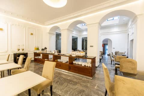 Hotel Majestic — dining