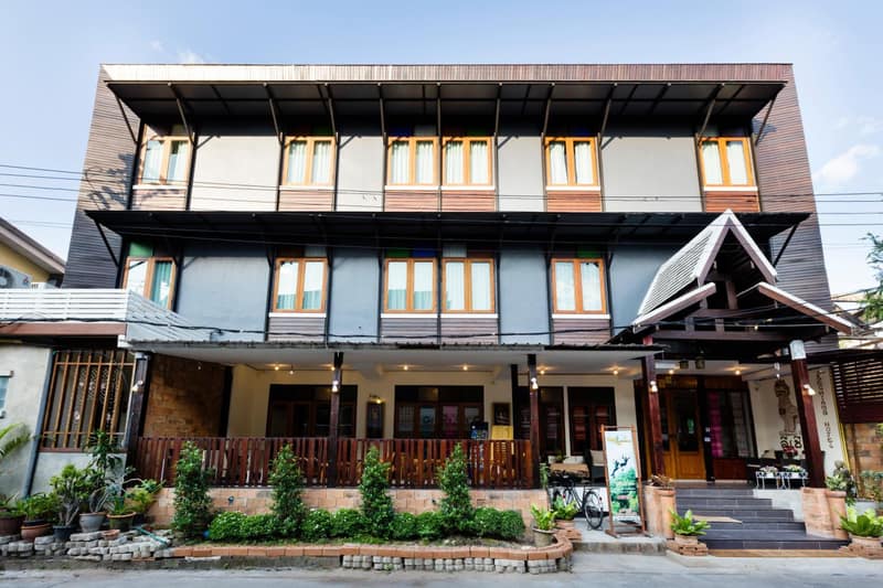Lee Chiang Hotel — building
