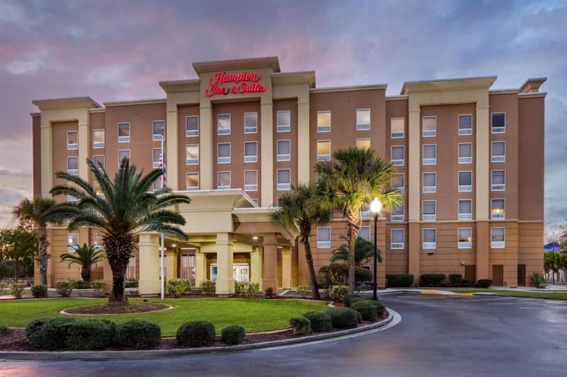 Hampton Inn & Suites Savannah - I-95 South - Gateway — building