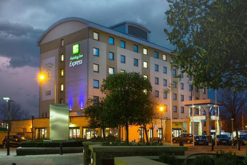 Holiday Inn Express London - Wandsworth by IHG — building