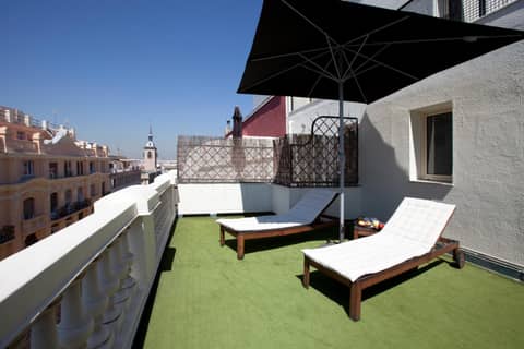 Hotel Moderno Puerta del Sol — balance & terrace