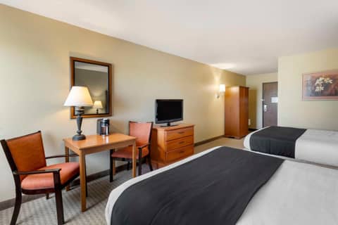 Best Western Plus The Charles Hotel — photo 2