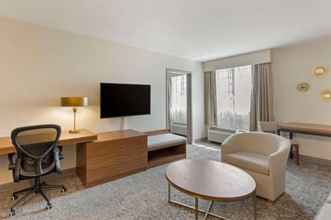 Best Western Plus The Charles Hotel — photo 6