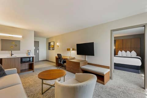 Best Western Plus The Charles Hotel — photo 7
