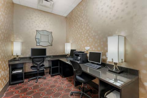 Best Western Plus The Charles Hotel — photo 8