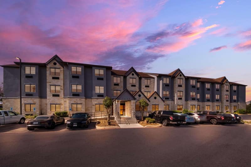 Best Western SeaWorld San Antonio — building