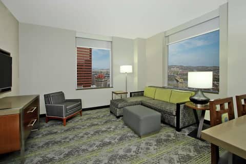 Embassy Suites Pittsburgh Downtown — photo 2
