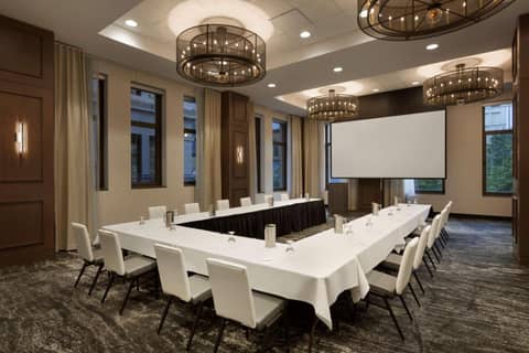 Embassy Suites Pittsburgh Downtown — photo 9