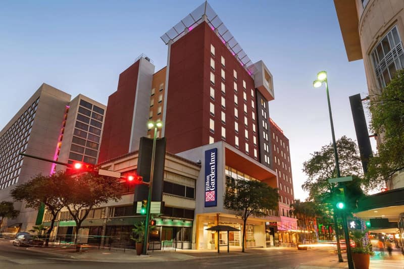 Hilton Garden Inn San Antonio Downtown Riverwalk — building