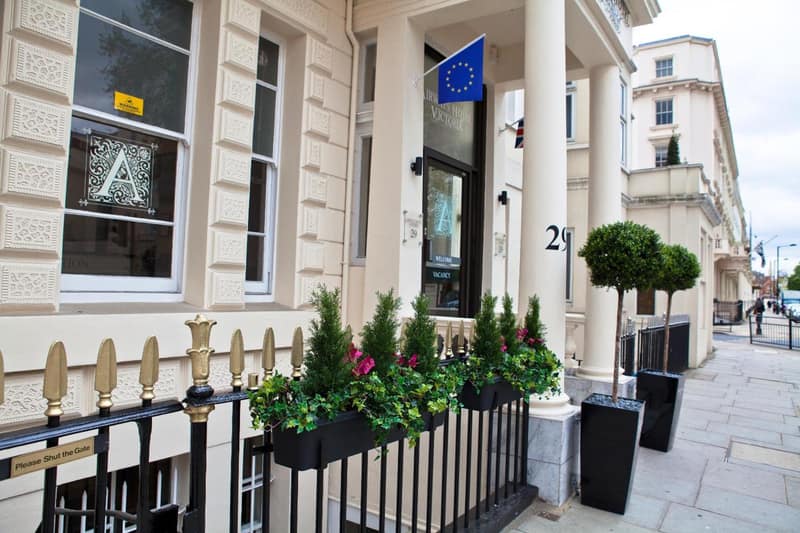 The 29 London — building