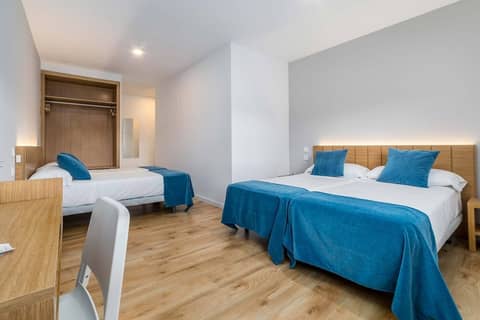 Nanit Valencia Hostel — hotel room