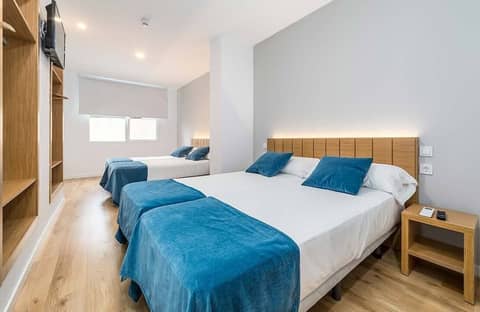 Nanit Valencia Hostel — hotel room