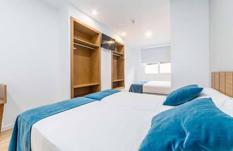 Nanit Valencia Hostel — hotel room