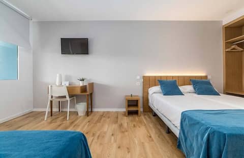 Nanit Valencia Hostel — hotel room
