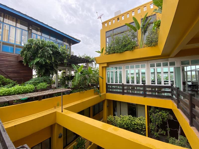 Sourire at Rattanakosin Island Hotel — building