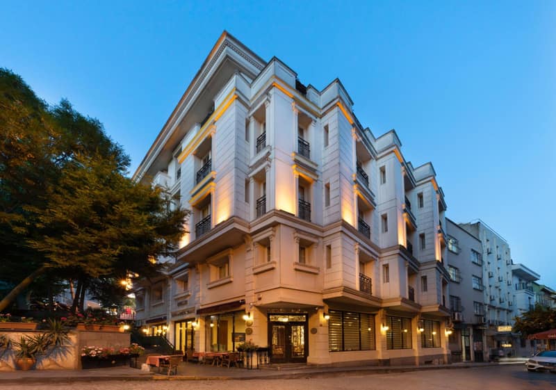 Recital Hotel — building