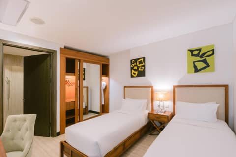 Lv8 Resort Hotel — hotel room