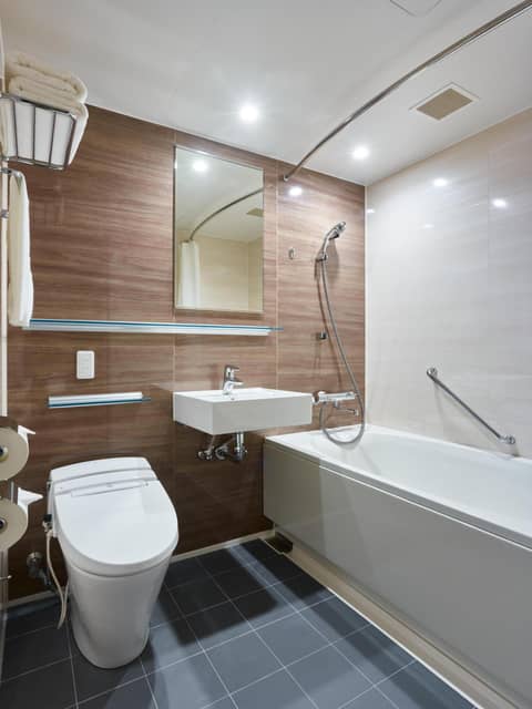 Mitsui Garden Hotel Sapporo West — bathroom