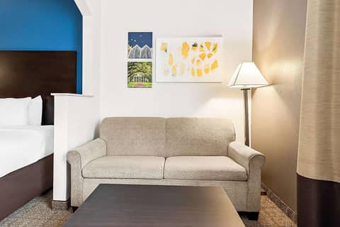 Comfort Suites New Orleans East — photo 2