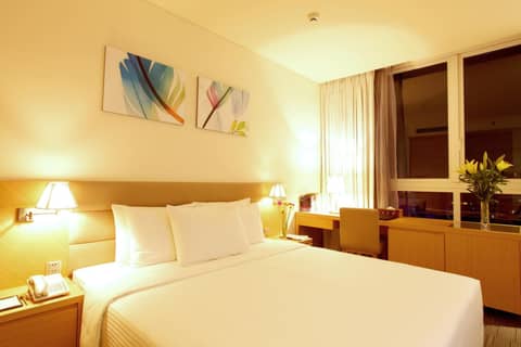 Liberty Central Saigon Centre Hotel — hotel room