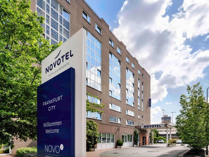 Novotel Frankfurt City — building