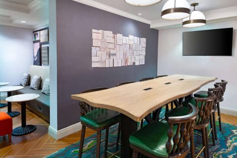Hampton Inn Buffalo-Williamsville — photo 9