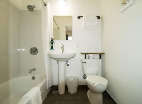 The Bartlett Hotel and Guesthouse — photo 5