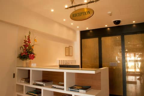 iNN at Temple St by Q Loft Newly Renovated — photo 2