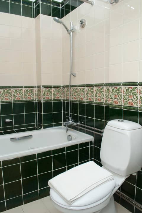 iNN at Temple St by Q Loft Newly Renovated — photo 4