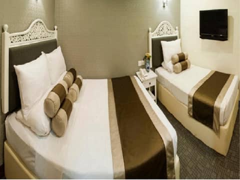 iNN at Temple St by Q Loft Newly Renovated — photo 8