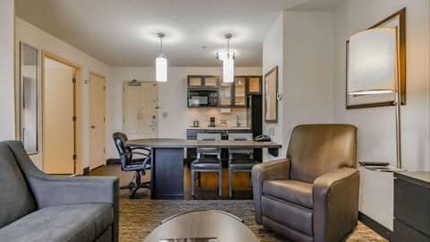Sonesta Simply Suites Detroit Warren — photo 3