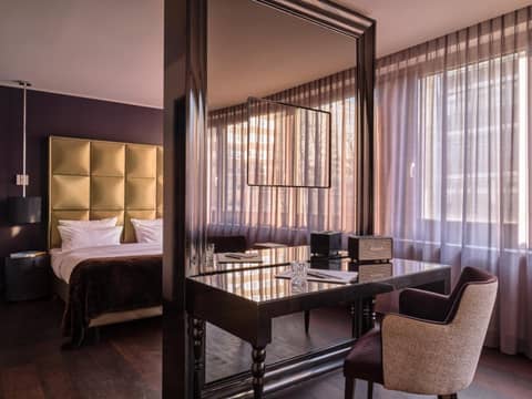 Roomers Frankfurt Central, Autograph Collection — photo 4