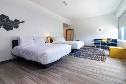 Aloft by Marriott St Louis Central West End — hotel room