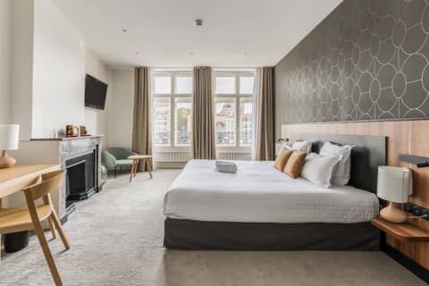 Le Phénix Hôtel — hotel room