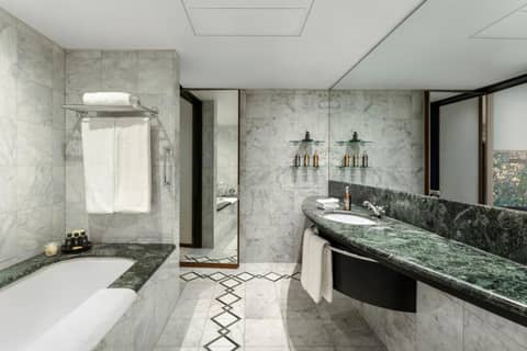 COMO The Halkin — bathroom