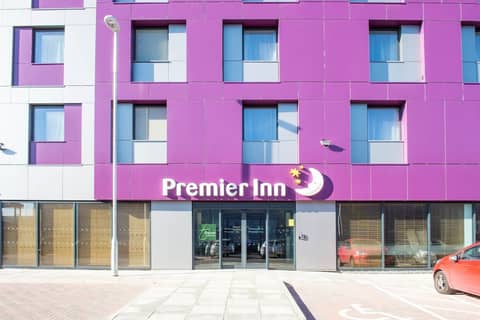 Premier Inn London Edmonton — hotel building