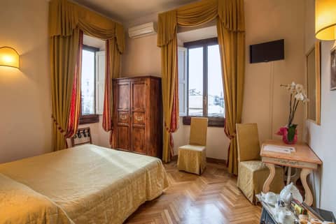 Hotel Paris — photo 8