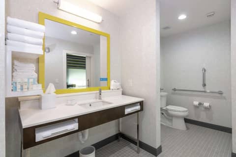 Hampton Inn & Suites Dallas East — photo 4