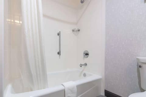 Hampton Inn & Suites Dallas East — photo 6
