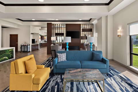 Comfort Suites Columbus East Broad — photo 9