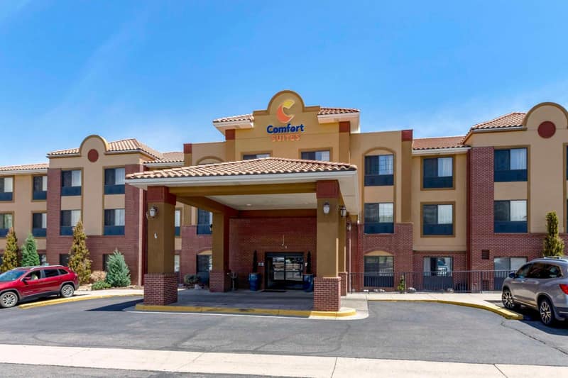 Comfort Suites Lakewood - Denver — building