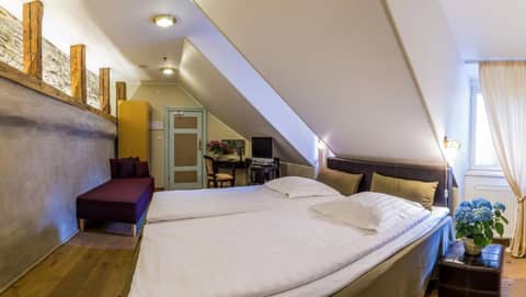 CRU Hotel — hotel room