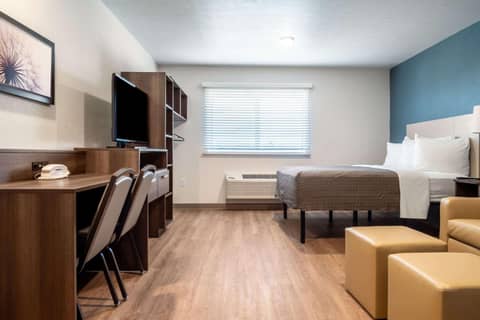 WoodSpring Suites Naples West — photo 9
