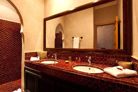 Hotel & Spa Riad El Walaa — bathroom