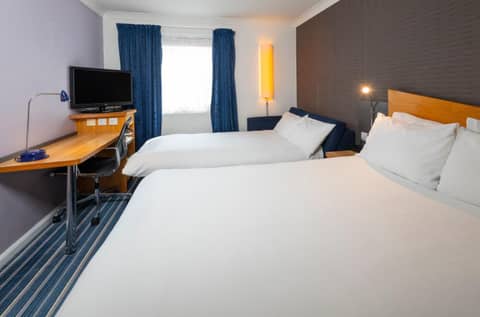 Holiday Inn Express London Chingford by IHG — hotel room