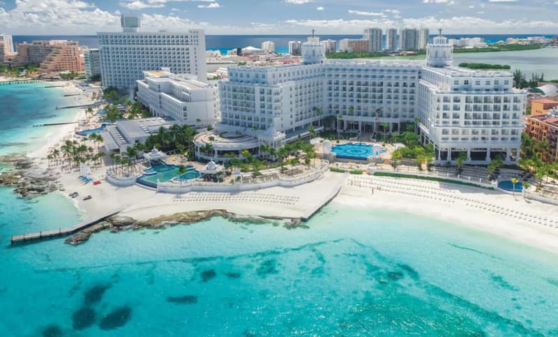 Riu Palace Las Americas - All Inclusive - Adults Only — building